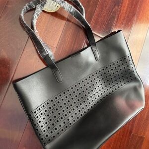 NWT Large ION Lola Tote in Black